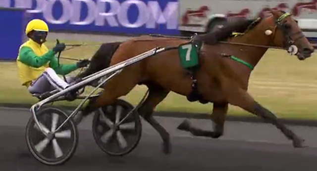FACE TIME BOURBON drivé par Bjorn GOOP vainqueur du Prix René Ballière 2020 sur l'hippodrome de Paris Vincennes